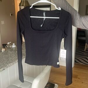 Vuori Long Sleeve Sunrise Square Neck Black - Small